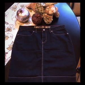 NWOT Dickies Denim Skirt Dark Rinse Size